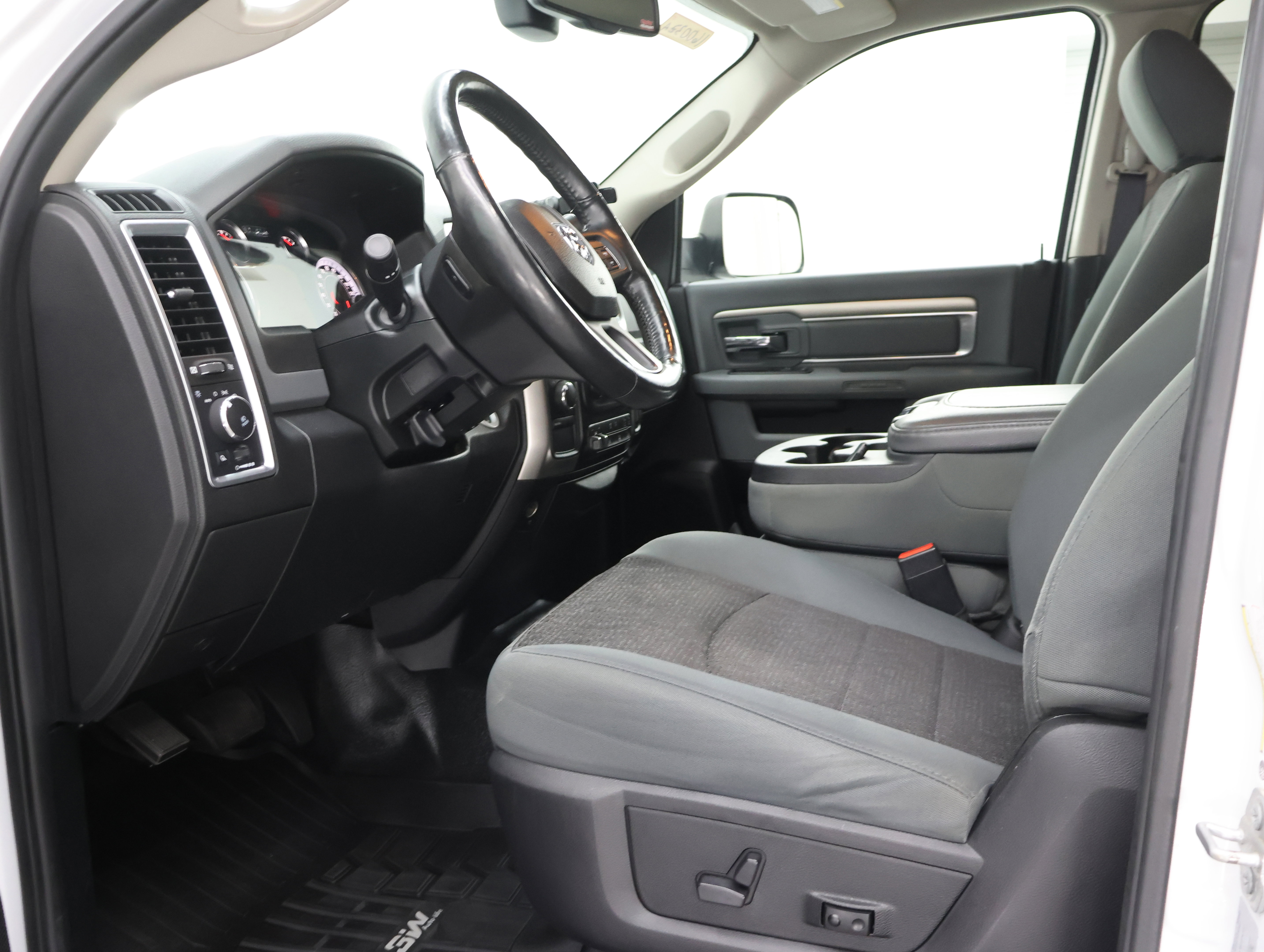 Used 2018 RAM 2500 Big Horn AWD/4WD image 8