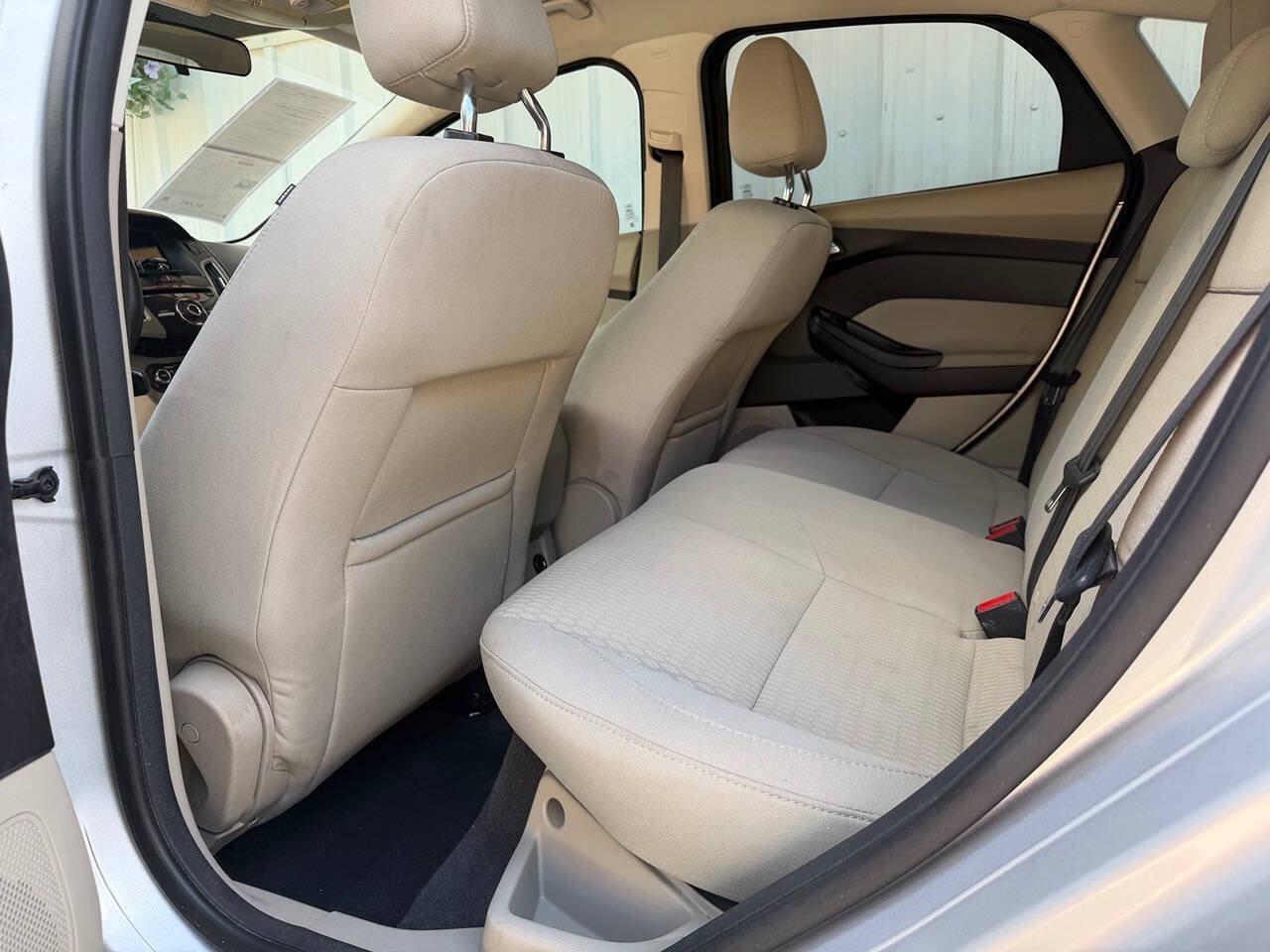Used 2012 Ford Focus SEL FWD image 16