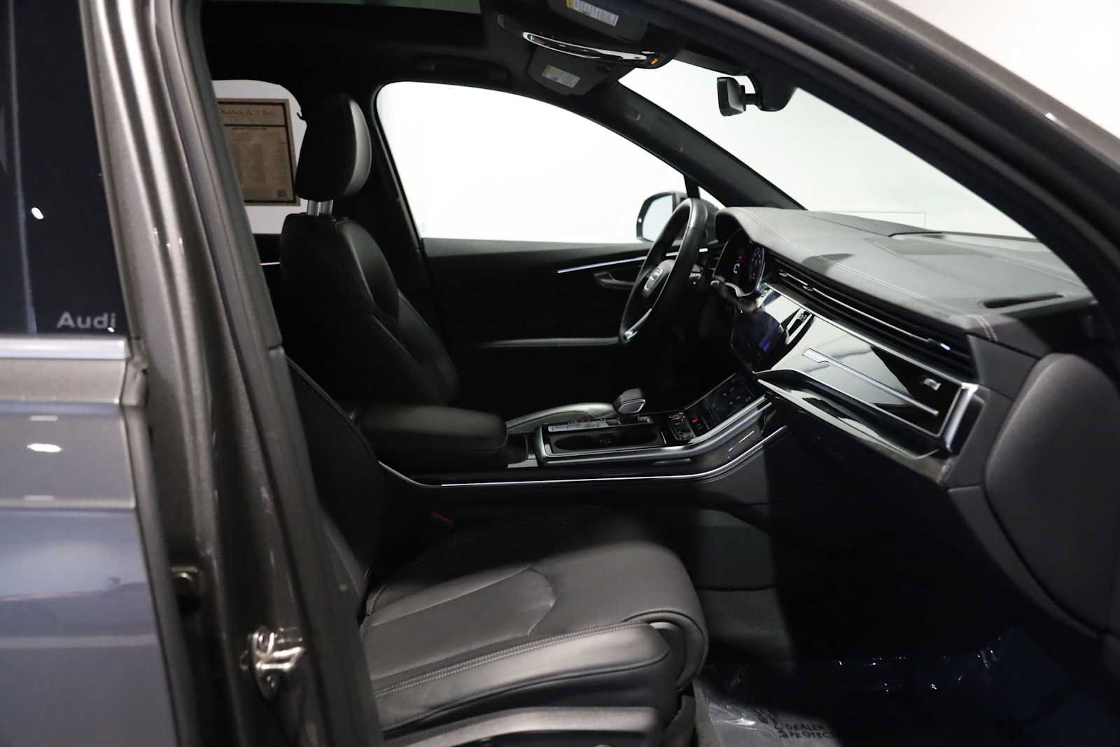 Used 2025 Audi Q7 3.0T Prestige w/ Prestige Package AWD/4WD image 12