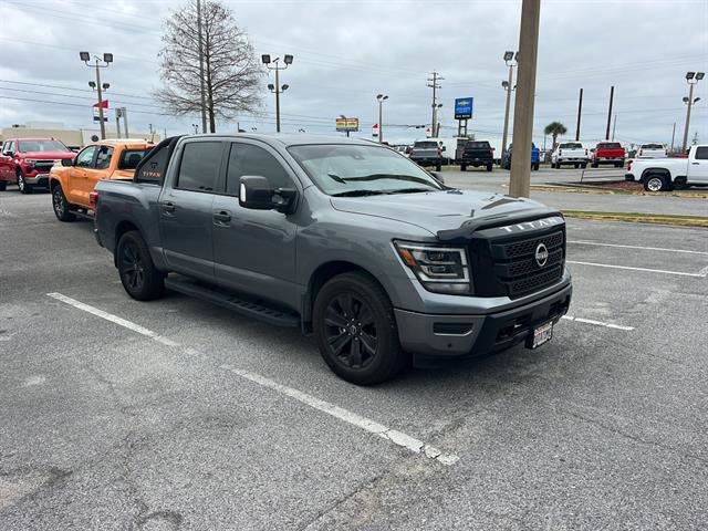 Used 2024 Nissan Titan SV image 2