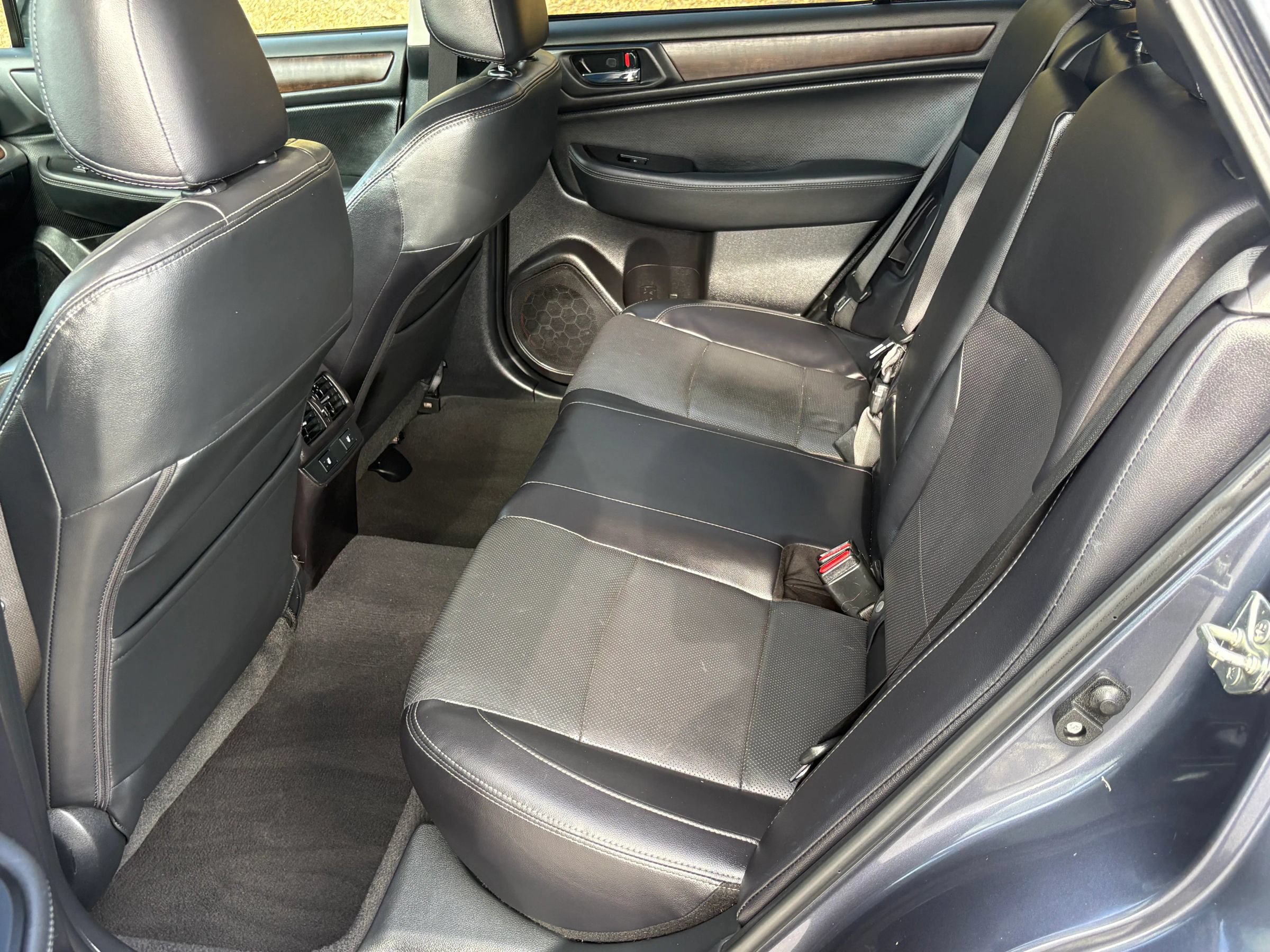 Used 2017 Subaru Outback 3.6R Limited AWD/4WD image 13