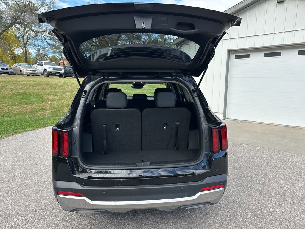 Certified 2025 Kia Sorento S image 26