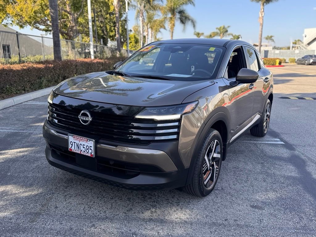Certified 2025 Nissan Kicks SV FWD image 4