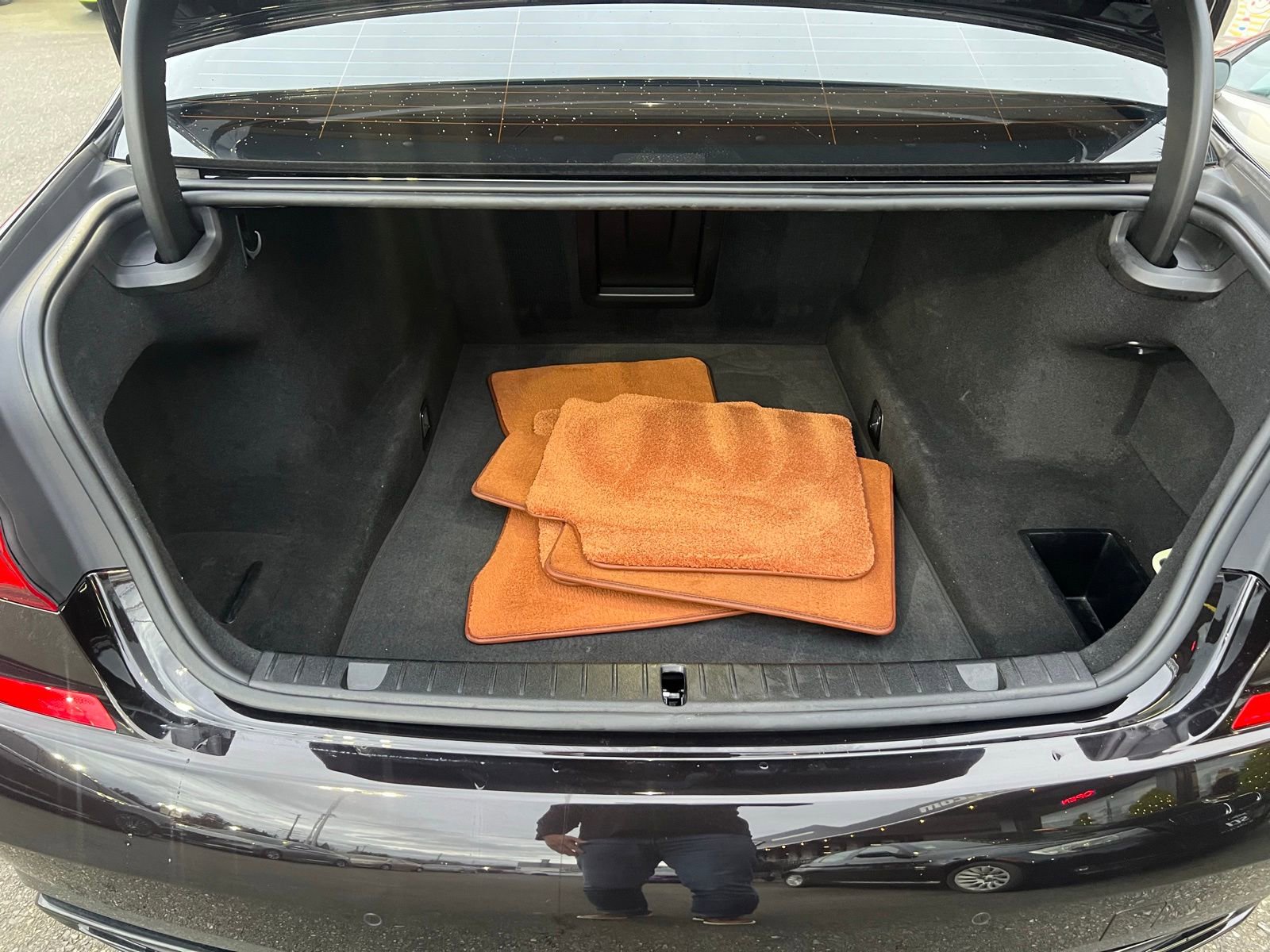 Used 2018 BMW 750i image 12