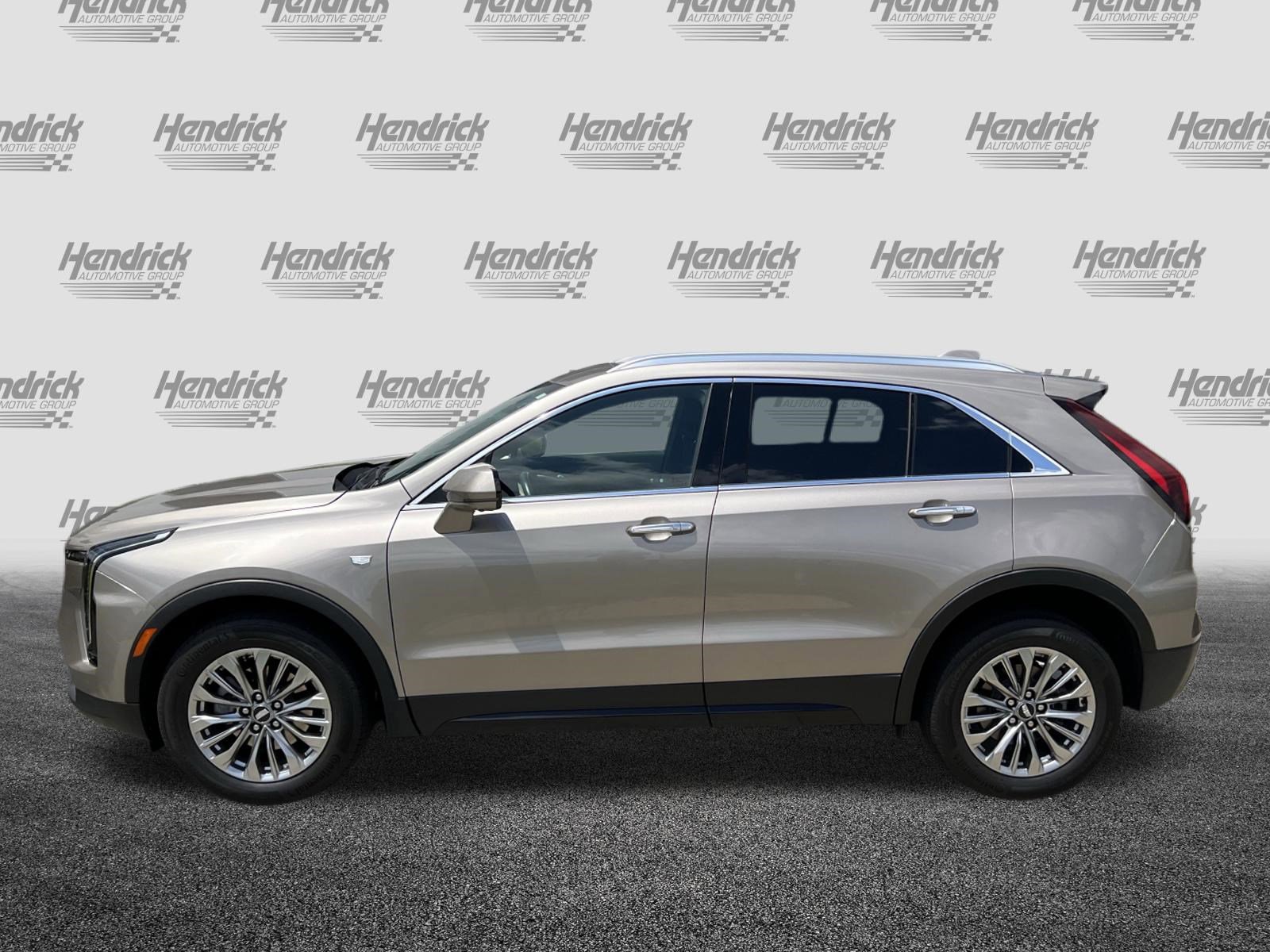 Used 2025 Cadillac XT4 Premium Luxury FWD image 6