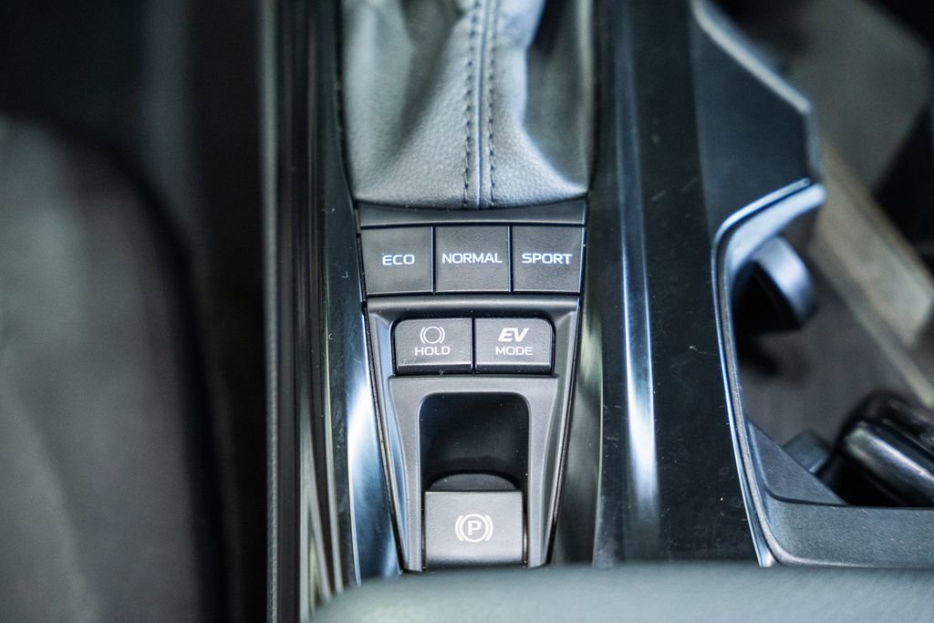 Used 2025 Toyota Camry LE image 23