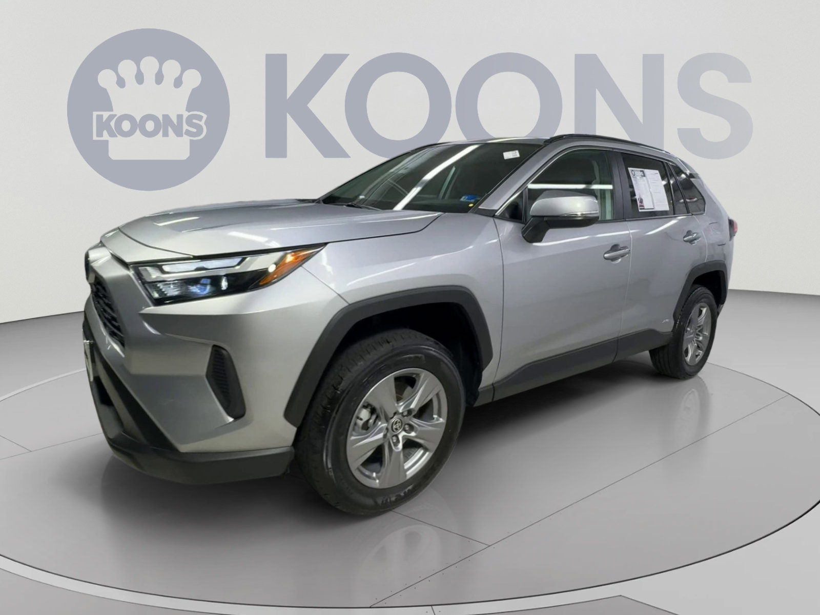 Used 2024 Toyota RAV4 XLE AWD/4WD image 5