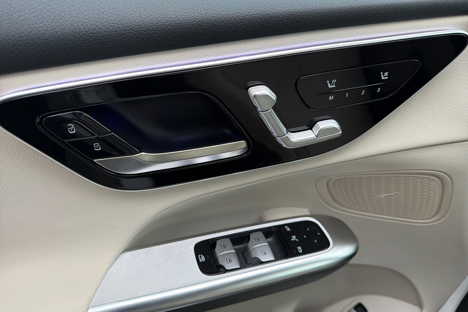 New 2026 Mercedes-Benz GLC 300 image 9