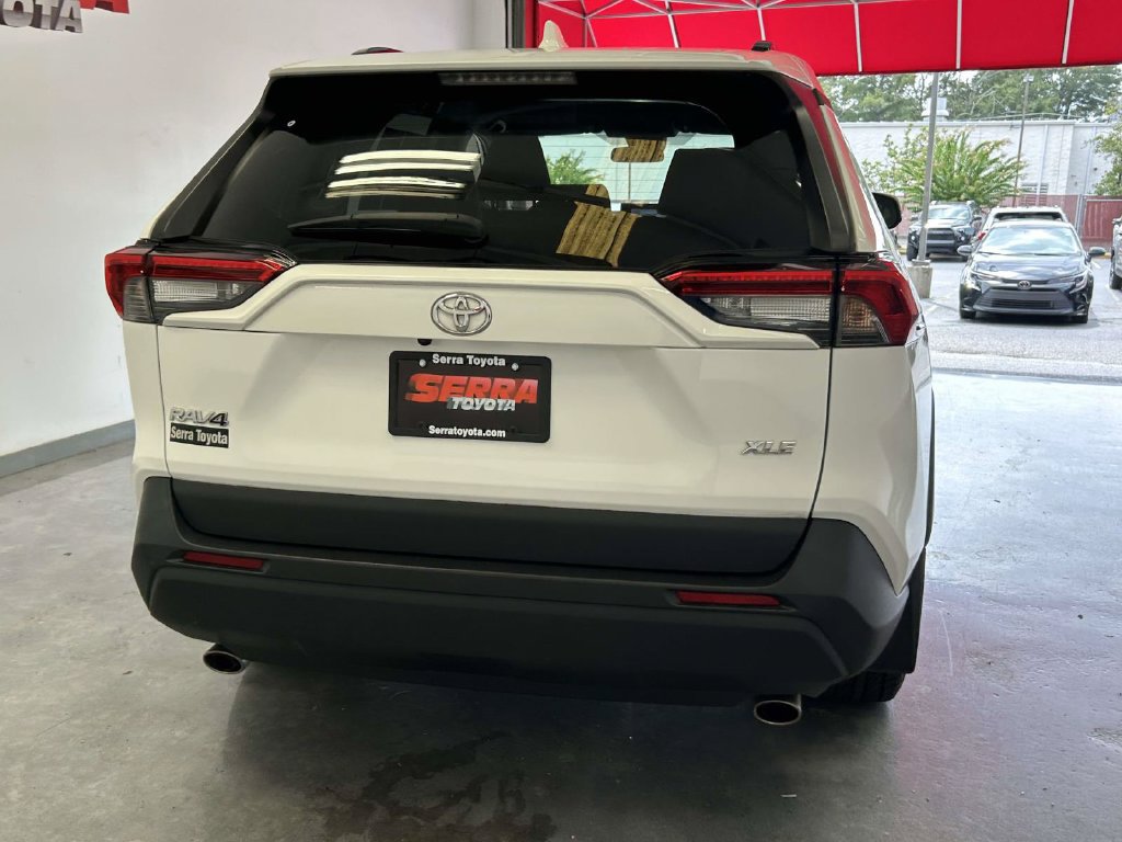 Certified 2024 Toyota RAV4 XLE FWD image 4