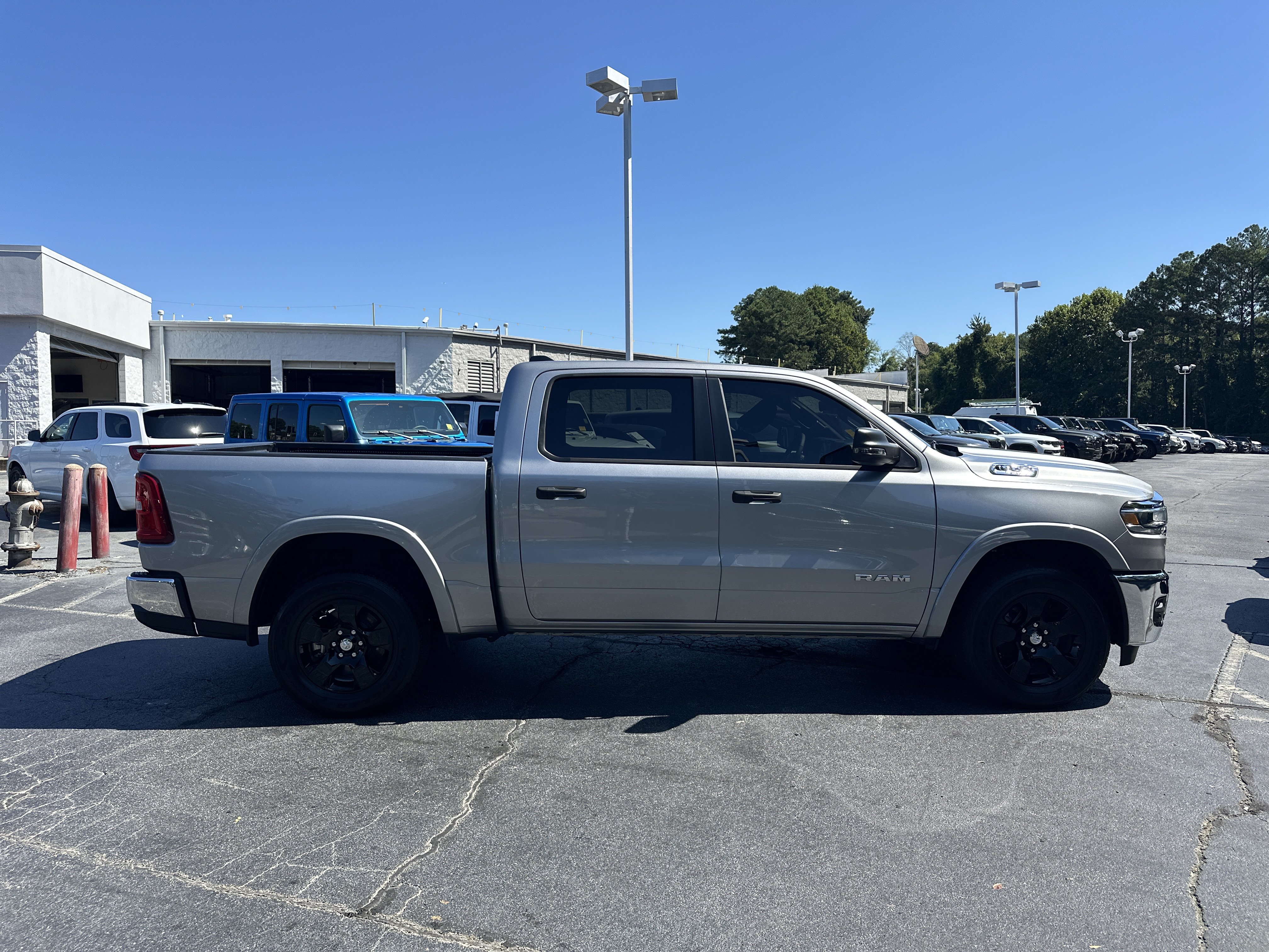 Used 2025 RAM 1500 Big Horn AWD/4WD image 10