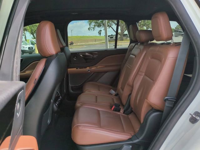 Used 2023 Lincoln Aviator Grand Touring AWD/4WD image 15