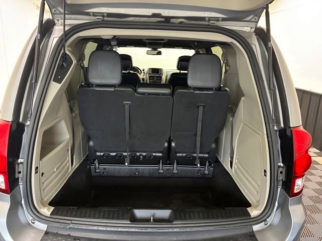 Used 2019 Dodge Grand Caravan SXT w/ Driver Convenience Group FWD image 37