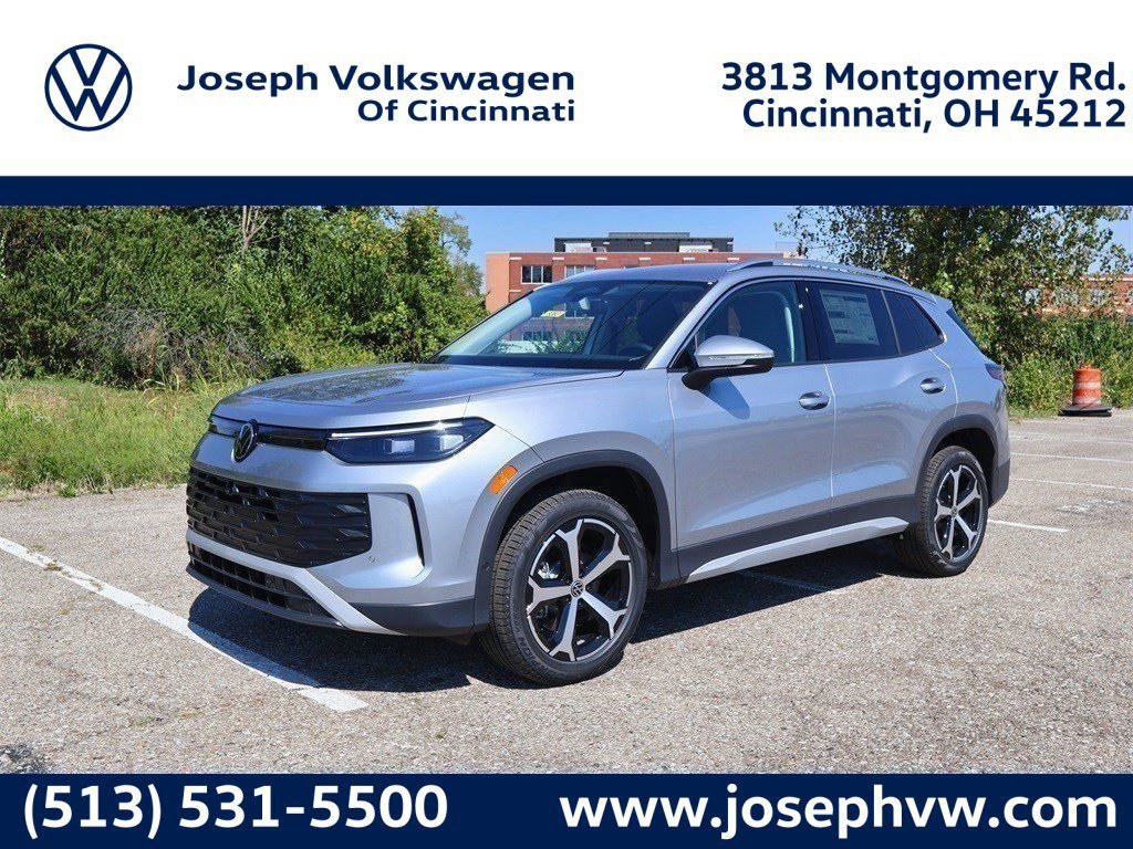 New 2025 Volkswagen Tiguan SE image 1