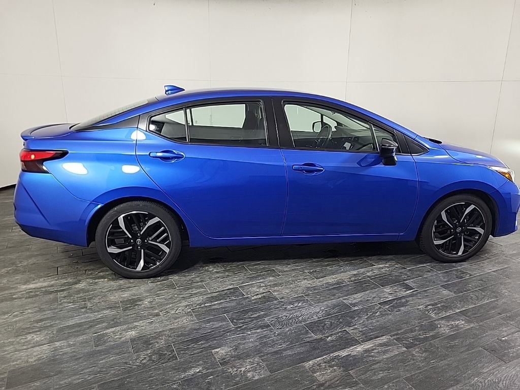 Used 2024 Nissan Versa SR image 5