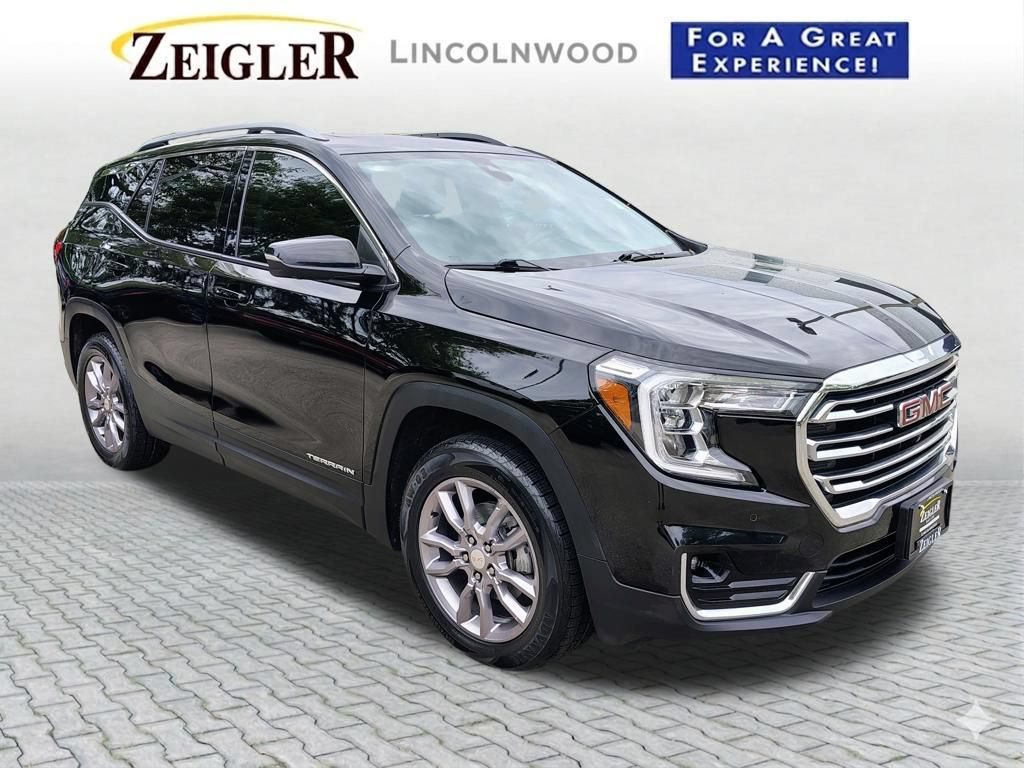 Used 2022 GMC Terrain SLT w/ Infotainment Package II AWD/4WD image 2