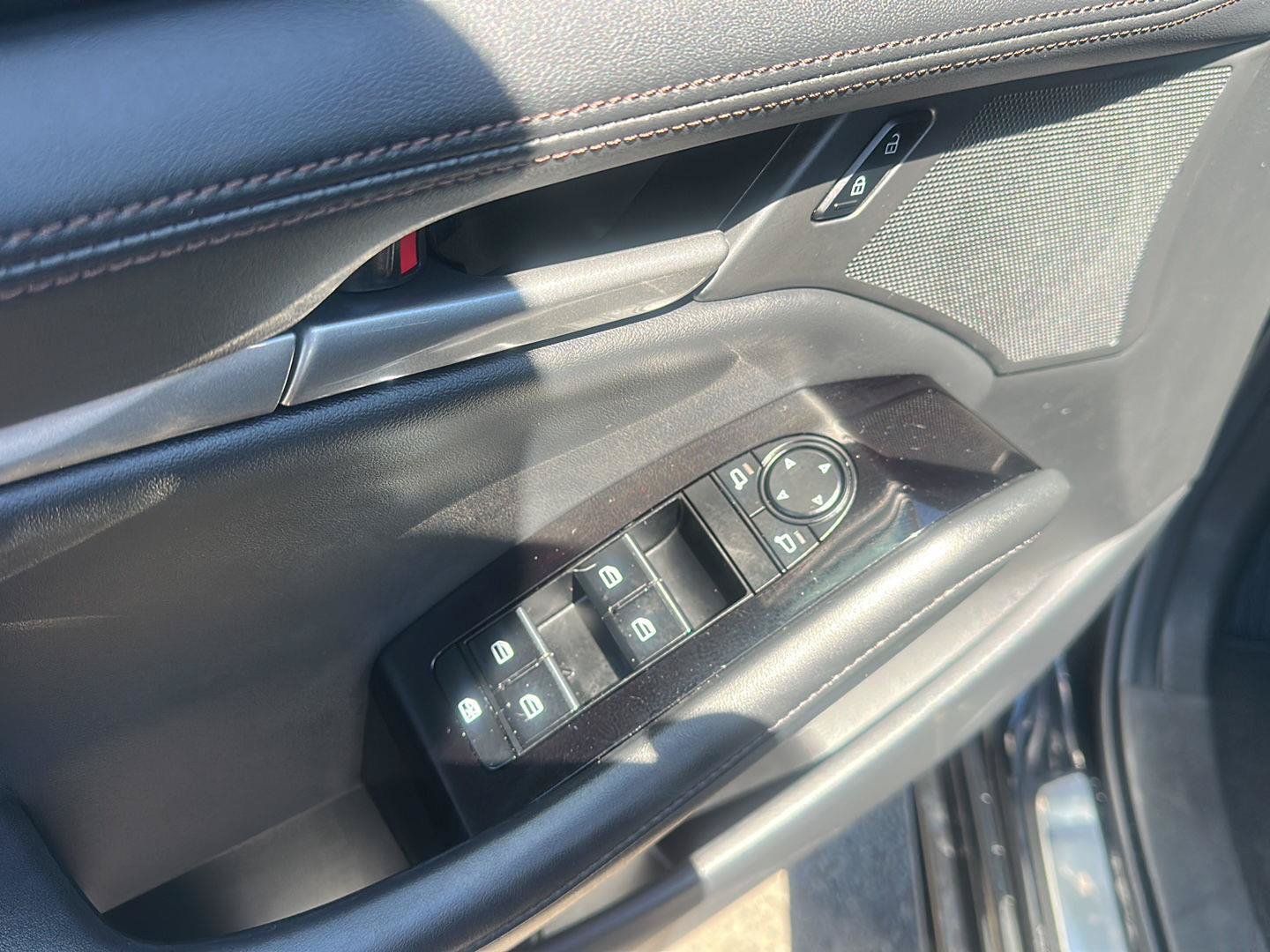 Used 2025 MAZDA MAZDA3 s Sport FWD image 17