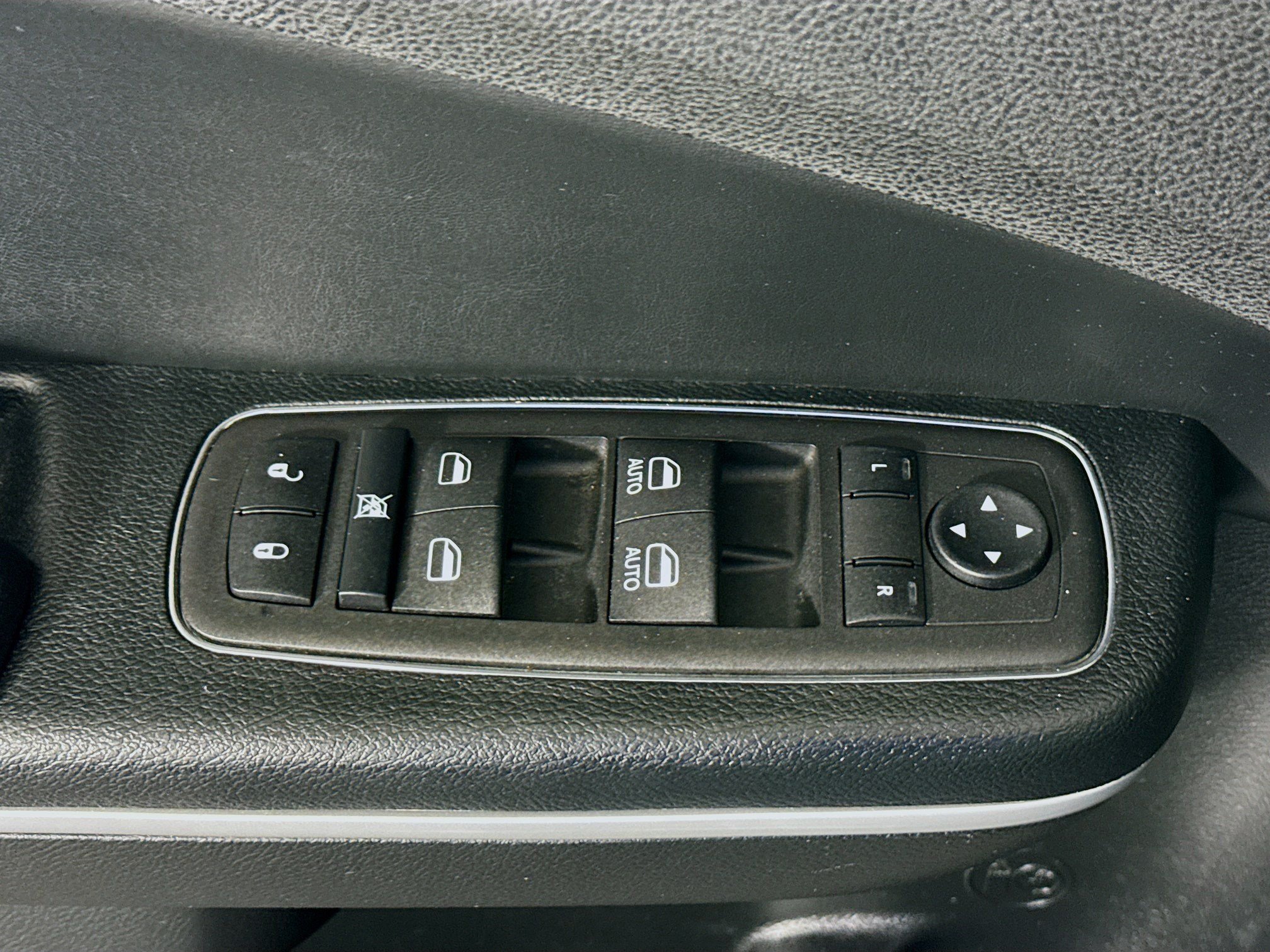 Used 2023 Chrysler 300 Touring w/ Safetytec Plus Group RWD image 24