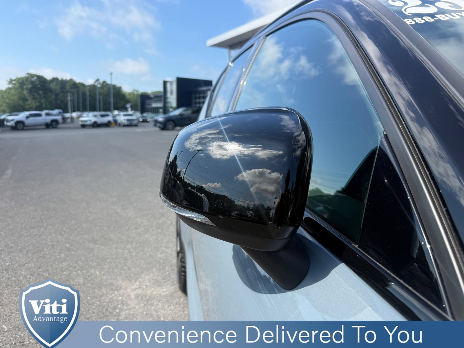 Used 2023 Volvo XC40 Recharge Ultimate w/ Protection Package Premier AWD/4WD image 9