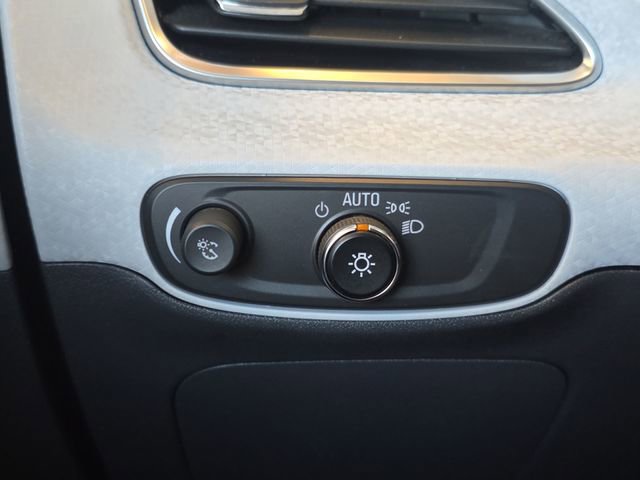 Used 2021 Chevrolet Bolt Premier w/ Infotainment Package image 17