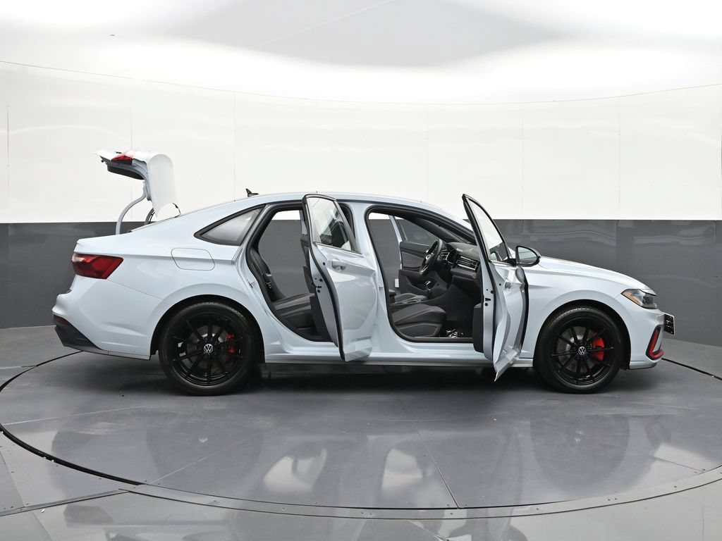 Used 2026 Volkswagen Jetta GLI Autobahn FWD image 39
