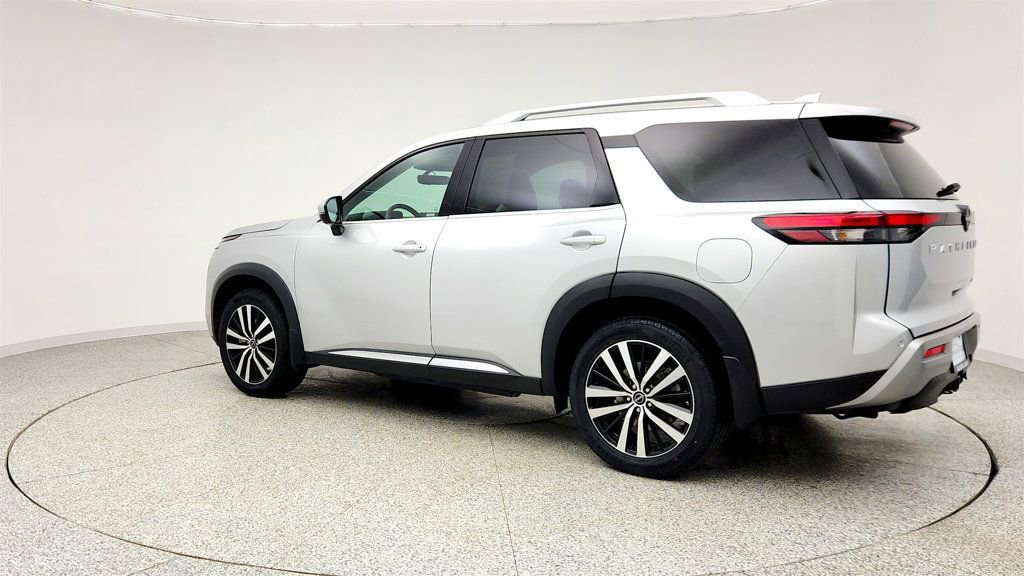 Used 2023 Nissan Pathfinder Platinum image 7