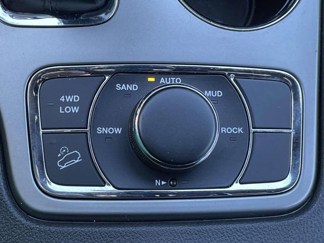 Used 2020 Jeep Grand Cherokee Limited AWD/4WD image 29