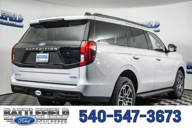 New 2026 Ford Expedition Active image 14