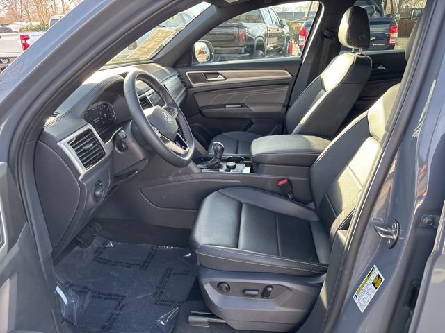 Used 2023 Volkswagen Atlas Cross Sport SE w/ Panoramic Sunroof Package image 15