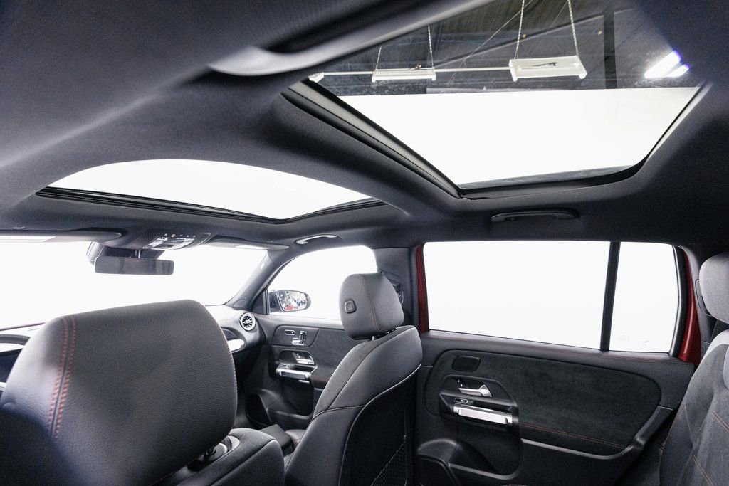 Used 2024 Mercedes-Benz EQB 300 4MATIC image 20