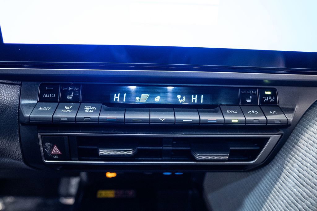 Certified 2025 Toyota Camry SE image 22