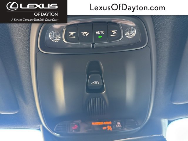 Used 2021 Volvo XC40 T5 R-Design w/ Climate Package image 32