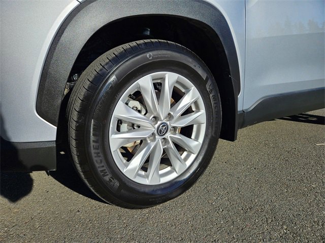 Used 2024 Toyota Corolla Cross LE image 9