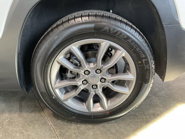 Used 2024 GMC Terrain SLT image 7