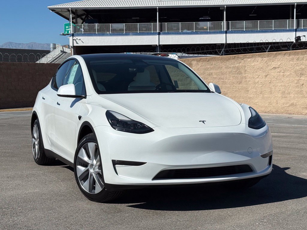 Used 2023 Tesla Model Y 2WD image 2