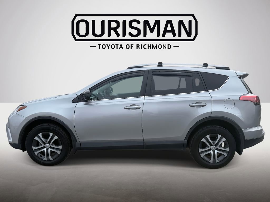 Used 2025 Toyota Corolla Cross XLE w/ Convenience Package image 4