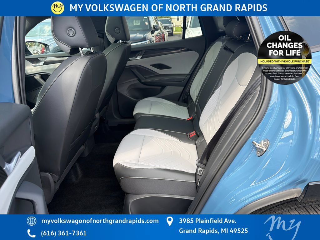 Used 2025 Volkswagen Tiguan SE R-Line AWD/4WD image 28