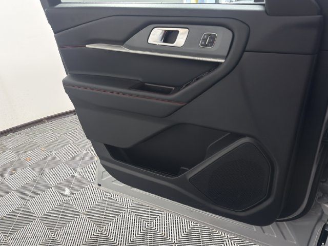 Used 2026 Ford Explorer ST-Line w/ ST-Line Street Pack RWD image 12