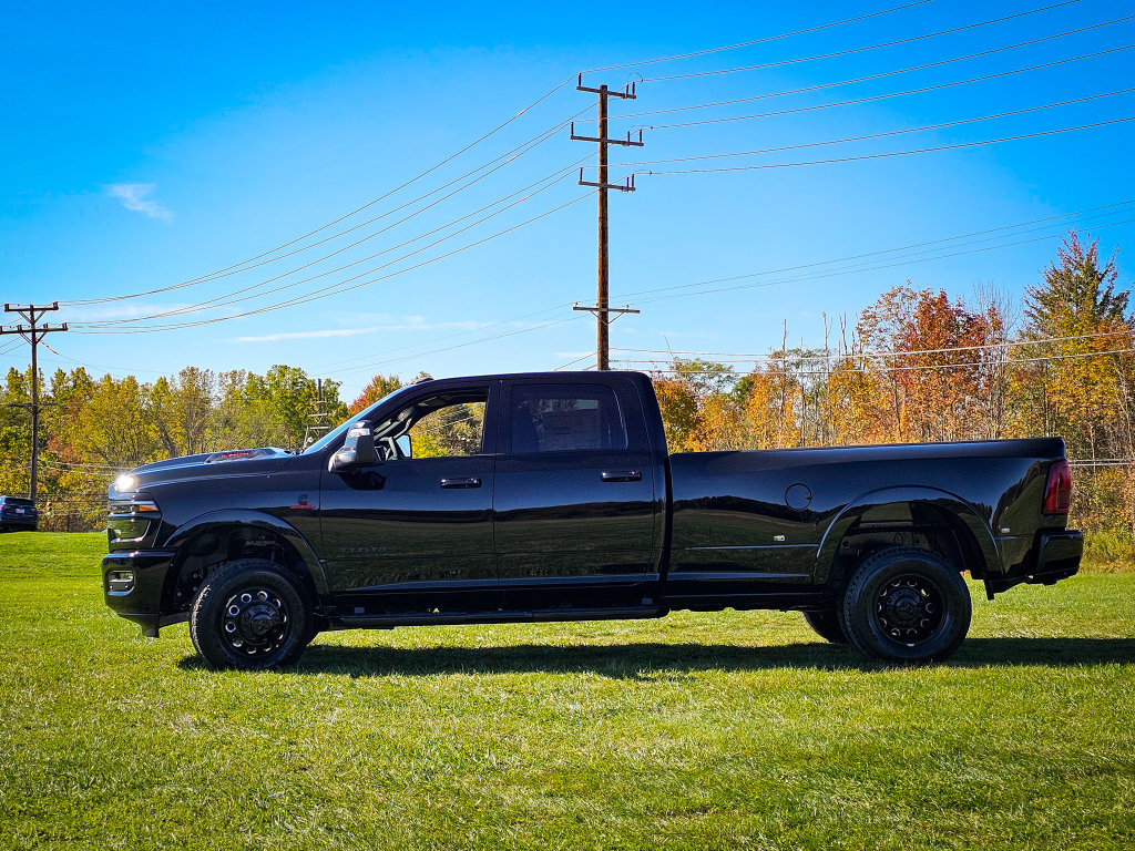 New 2027 RAM 3500 Laramie AWD/4WD image 8