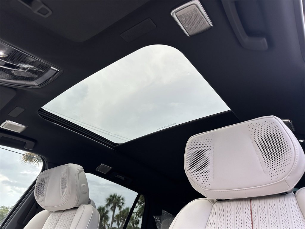 New 2026 Cadillac Vistiq Sport image 23