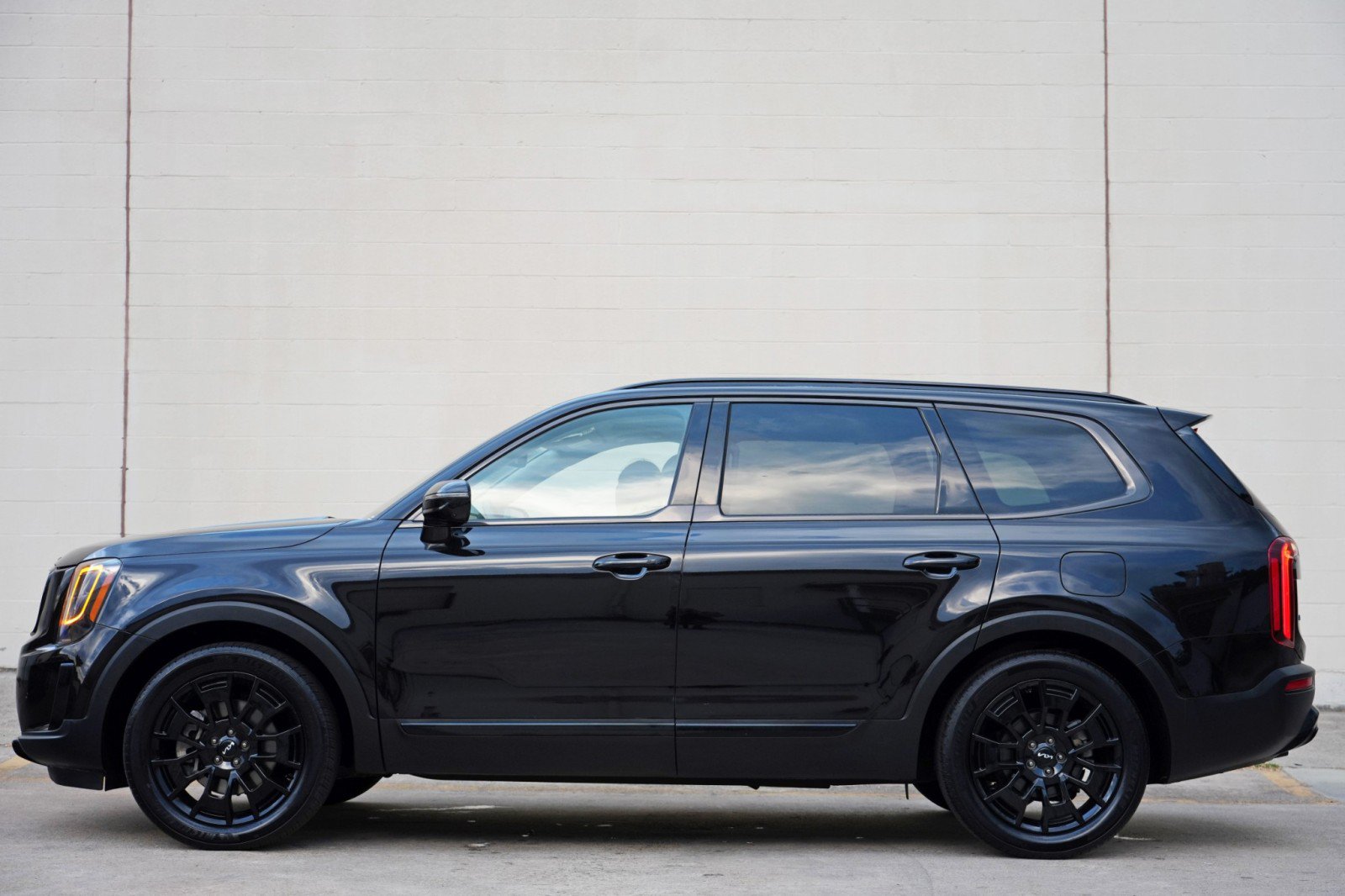 Used 2022 Kia Telluride SX w/ SX Prestige Package AWD/4WD image 9