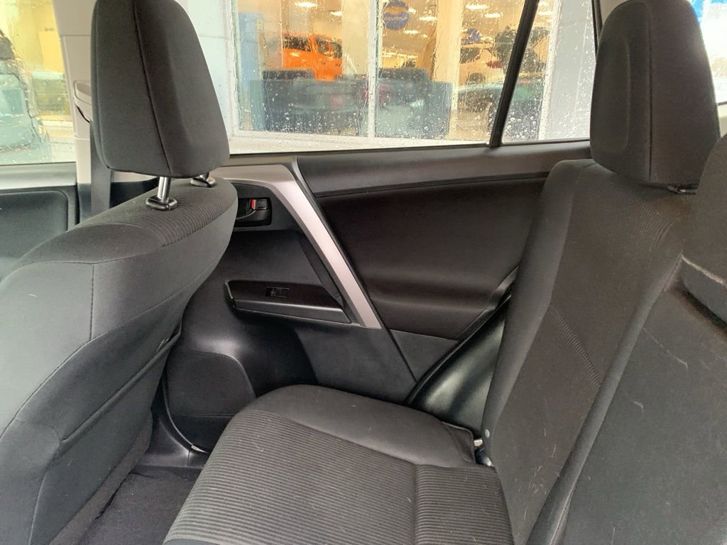 Used 2016 Toyota RAV4 LE image 10