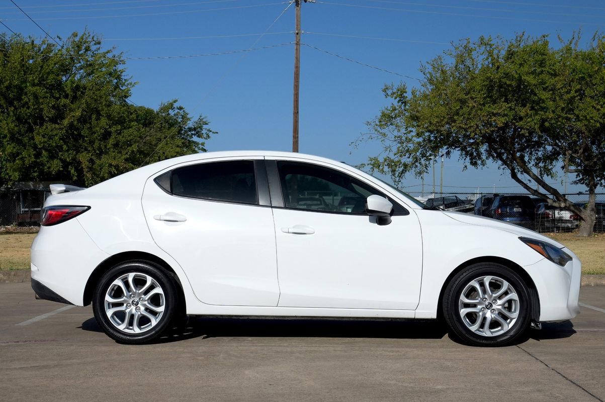 Used 2016 Scion iA FWD image 13