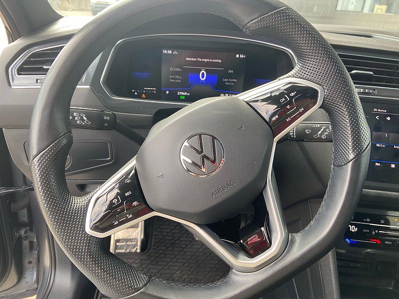 Used 2022 Volkswagen Tiguan SE R-Line image 16