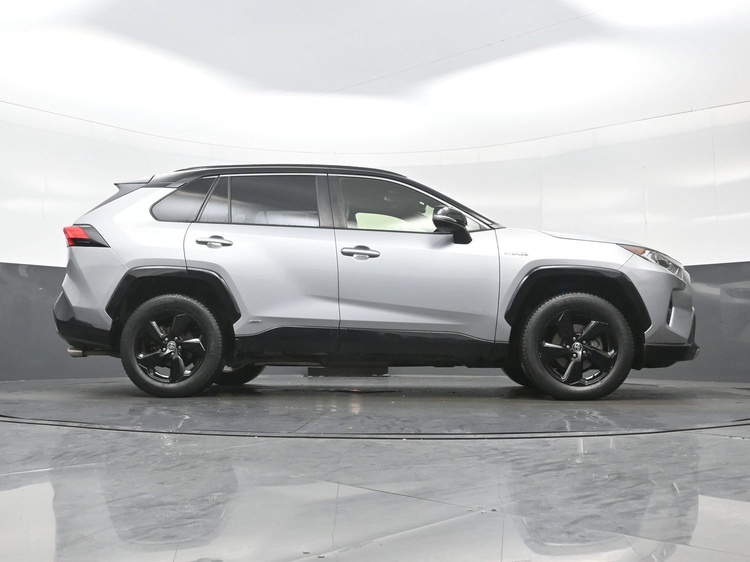 Used 2020 Toyota RAV4 XSE w/ XSE Grade Weather Package AWD/4WD image 32