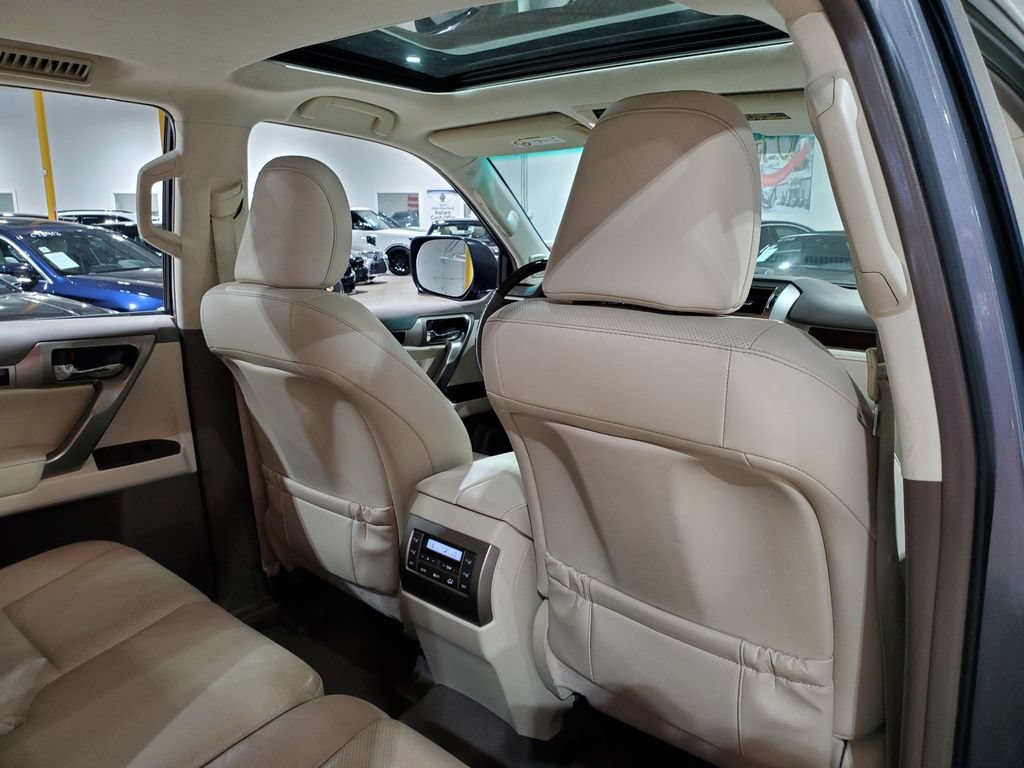 Used 2018 Lexus GX 460 Premium w/ Premium Package AWD/4WD image 21