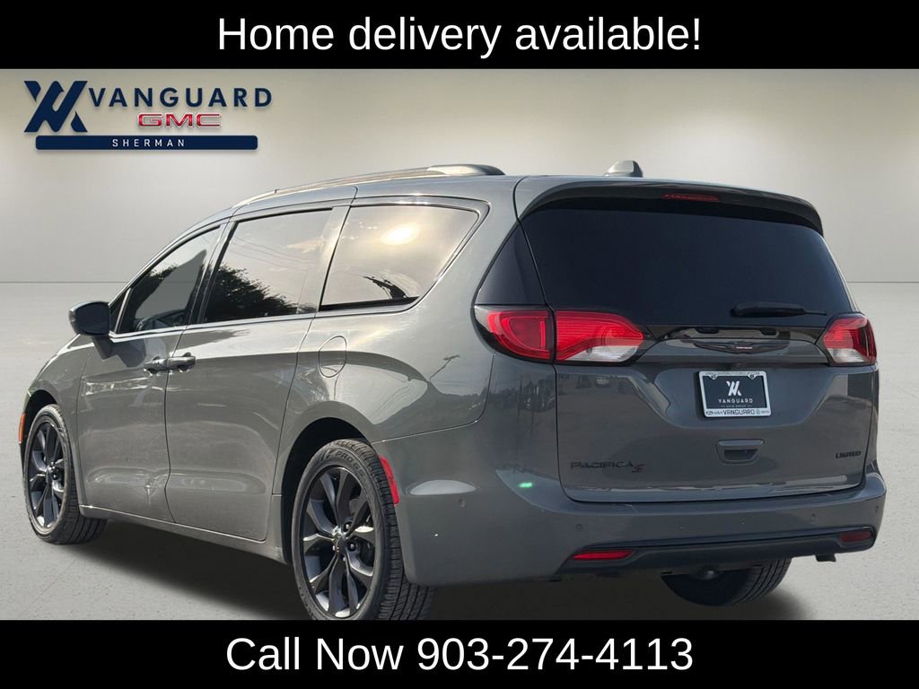 Used 2020 Chrysler Pacifica Limited w/ Quick Order Package 27H Red S FWD image 4