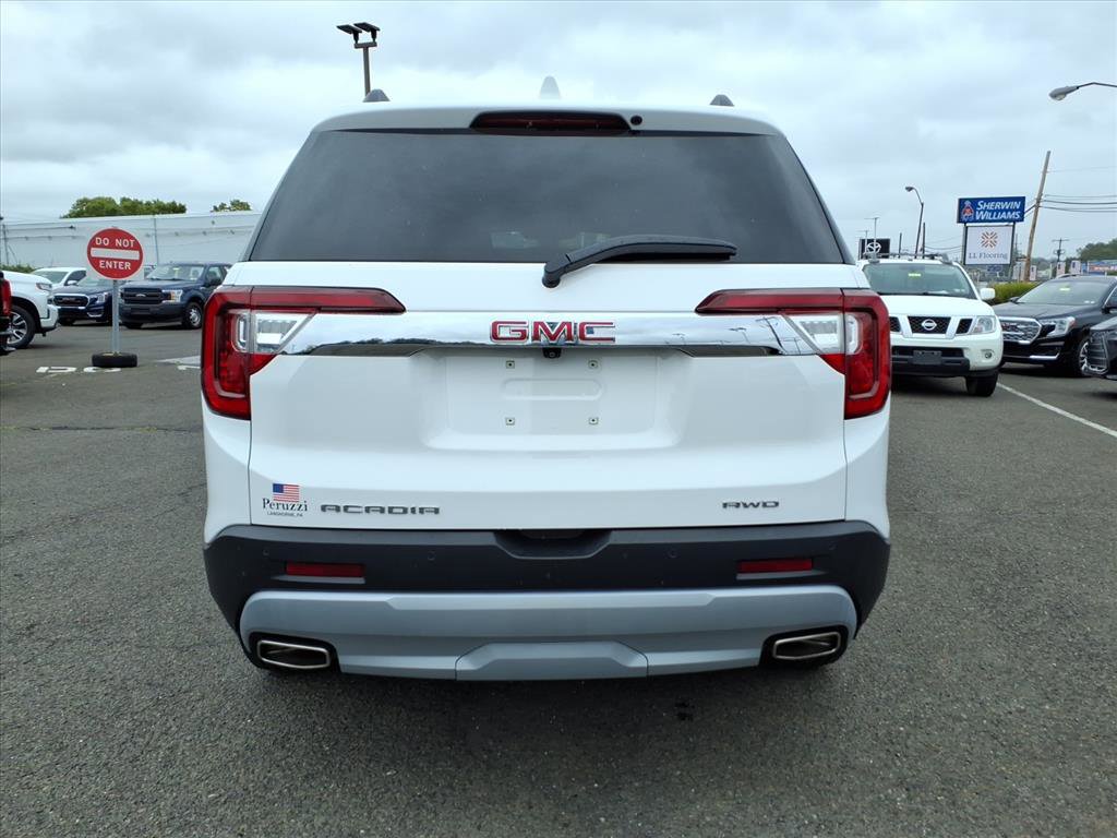 Certified 2023 GMC Acadia SLE w/ Driver Convenience Package image 4