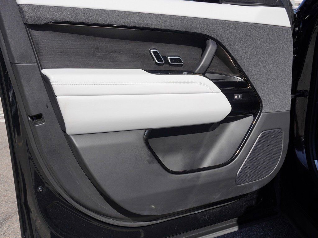 Used 2023 Land Rover Range Rover Sport SE image 26