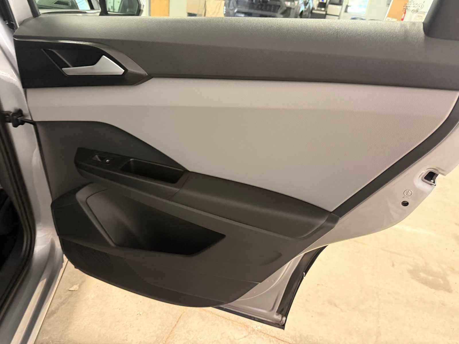 Used 2023 Volkswagen Taos SE FWD image 24