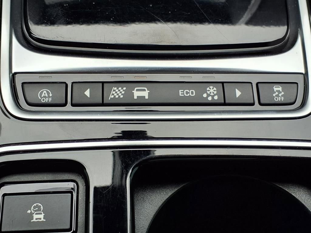 Used 2019 Jaguar F-PACE R-Sport image 20